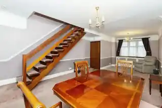 11 Cranley Road, photo 2