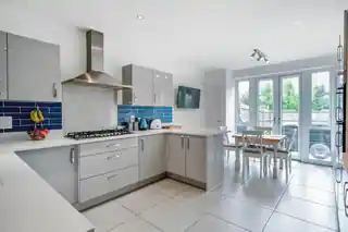 11 Crawford Crescent, photo 3