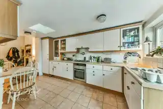 11 Cricketfield Road, photo 2