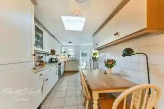 11 Cricketfield Road, photo 3