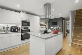 11 Dawson Close, photo 2