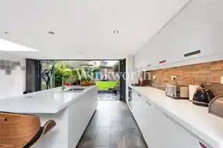 11 Dorset Road, photo 4