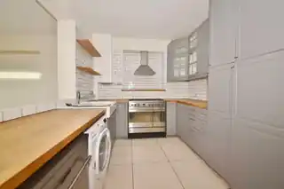 11 Erncroft Way, photo 4