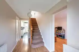11 Everett Walk, photo 2