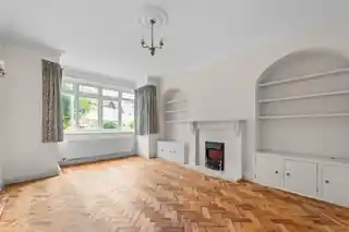 11 Farm Close, photo 2