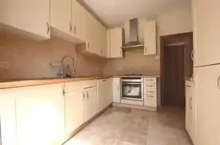 11 Fursby Avenue, photo 3