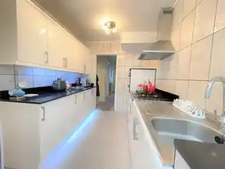 11 Gantshill Crescent, photo 4