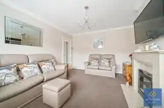 11 Gobions Avenue, photo 3