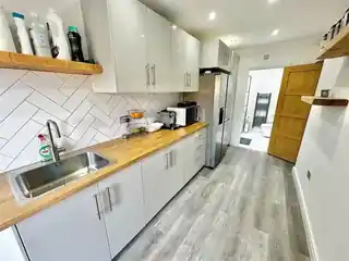 11 Grasmere Gardens, photo 2