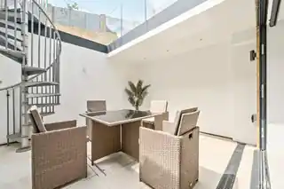 11 Hill House Road, photo 4