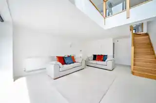 11 Hill House Road, photo 3