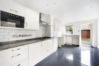11 Kingsley Road, photo 3