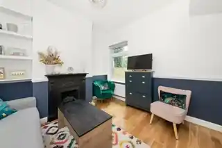 11 Knighton Park Road, photo 4