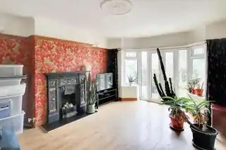 11 Langland Gardens, photo 3