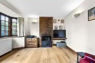 11 Lower Downs Road, photo 3