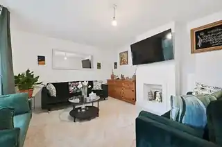 11 Mepham Gardens, photo 4