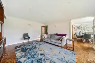 11 Merryfield Gardens, photo 3