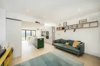11 Milton Road, photo 2