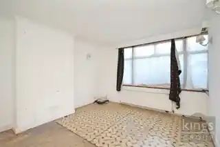 11 Oaklands Avenue, photo 2