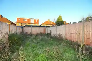 11 Oaklands Avenue, photo 4