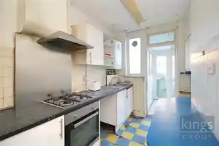 11 Oaklands Avenue, photo 3