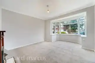 11 Park Way, photo 2