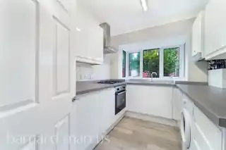 11 Park Way, photo 4