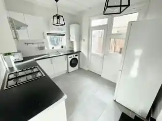 11 Pretoria Road North, photo 4