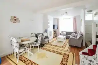 11 Sheldon Road, photo 2