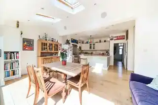 11 Shrewsbury Road, photo 2