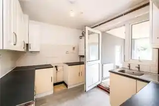 11 Springpond Road, photo 4