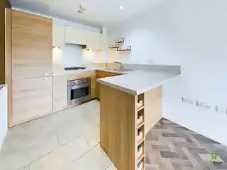 11 Talehangers Close, photo 3