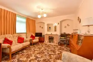 11 Urban Avenue, photo 3