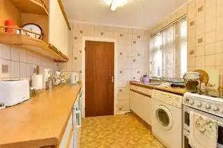 11 Urban Avenue, photo 4