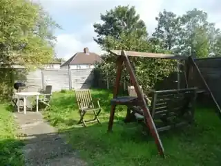 11 Waters Road, photo 3