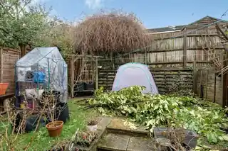 11 Winterburn Close, photo 3