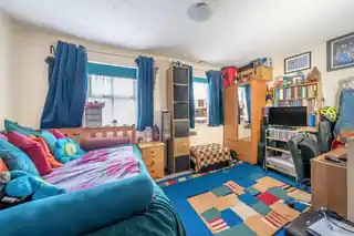 11 Winterburn Close, photo 2