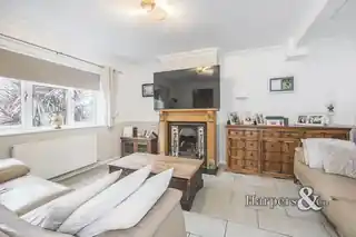 11 Wood Close, photo 3