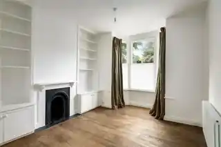 110 Chatsworth Road, photo 2