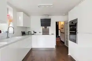 110 Colworth Road, photo 3