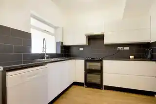 110 Crescent Road, photo 4