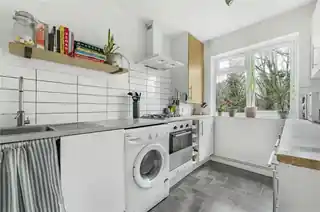 110 Geoffrey Road, photo 3