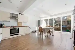 110 Nevill Road, photo 3