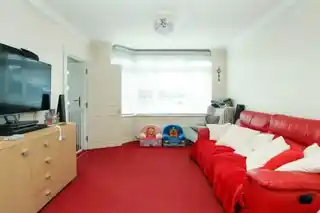 110 Royal Lane, photo 2