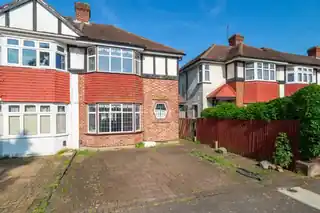 110 Seymour Avenue, photo 3