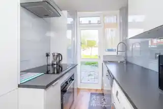 110 Seymour Avenue, photo 2