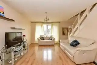 110 Shepherds Close, photo 2