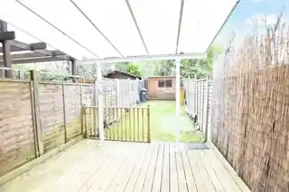 110 Stanley Road, photo 3