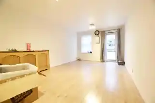 110 Stanley Road, photo 2