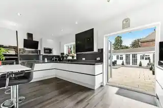 110 Westbrooke Road, photo 2